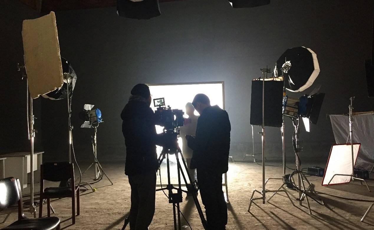 企業(yè)宣傳片中燈光的重要性